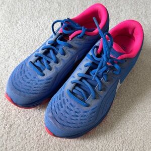 Nike Women's AirMax US 8 Blue and Pink Athletic Shoes